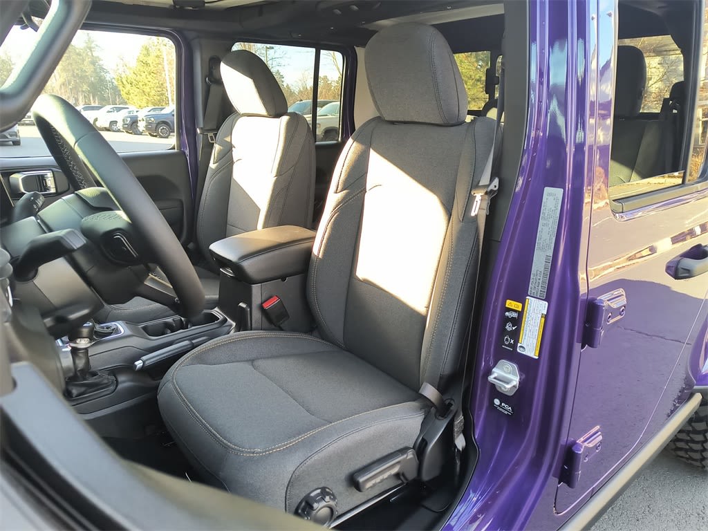 Thumbnail: 2026 Jeep Gladiator - 9