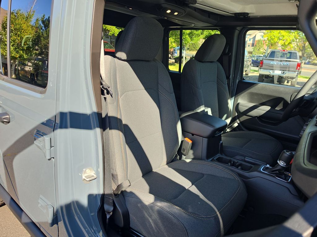 Thumbnail: 2026 Jeep Gladiator - 9