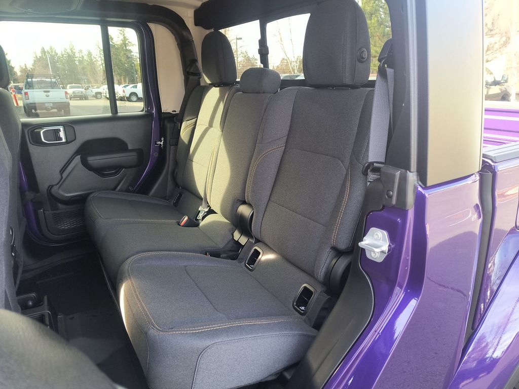 Thumbnail: 2026 Jeep Gladiator - 9