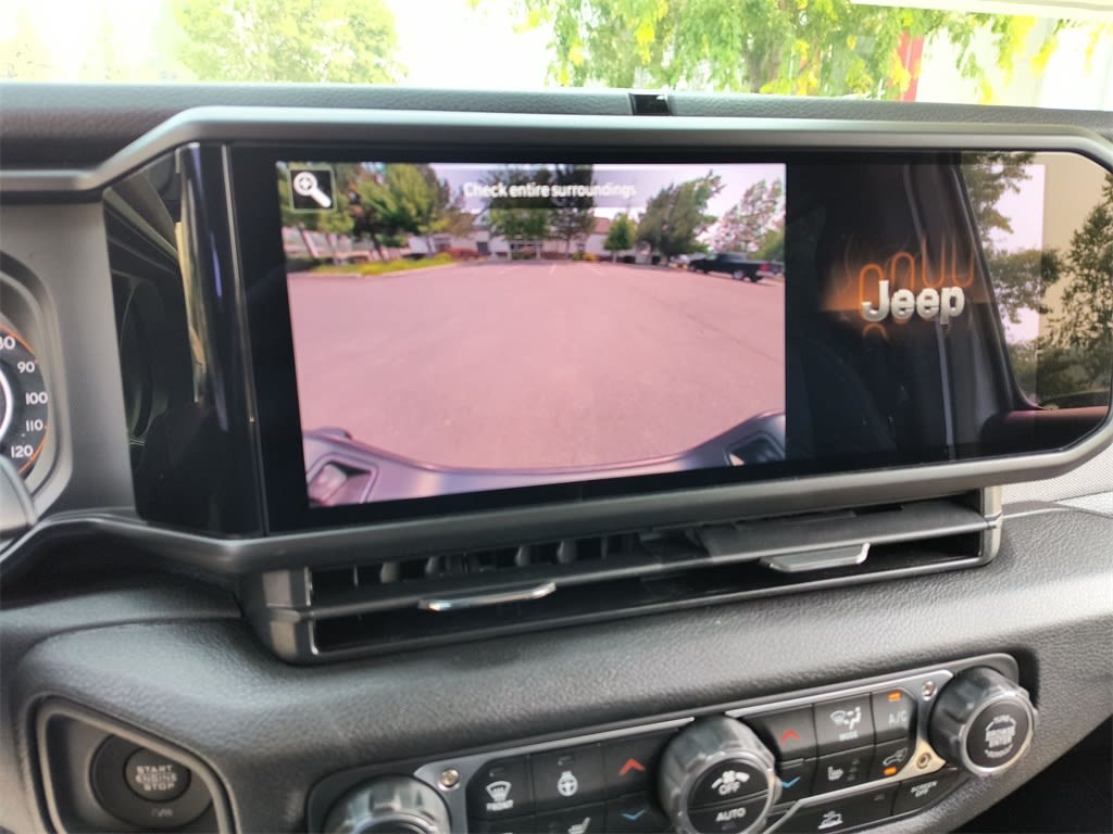 Thumbnail: 2025 Jeep Gladiator - 22