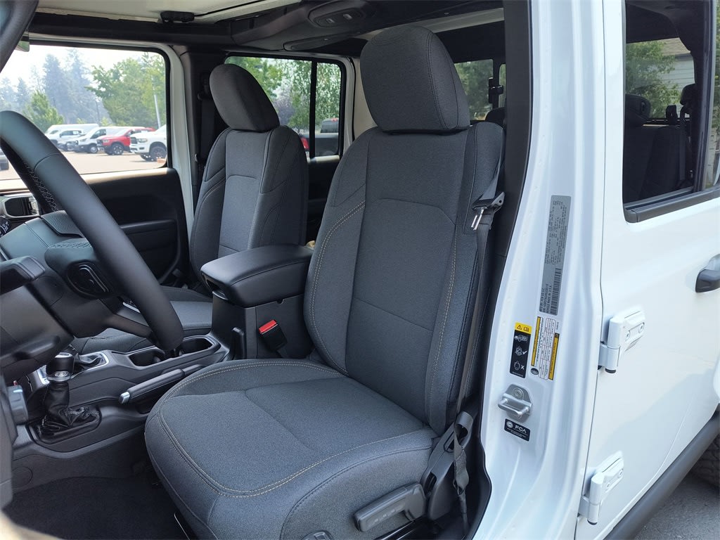 Thumbnail: 2025 Jeep Gladiator - 8