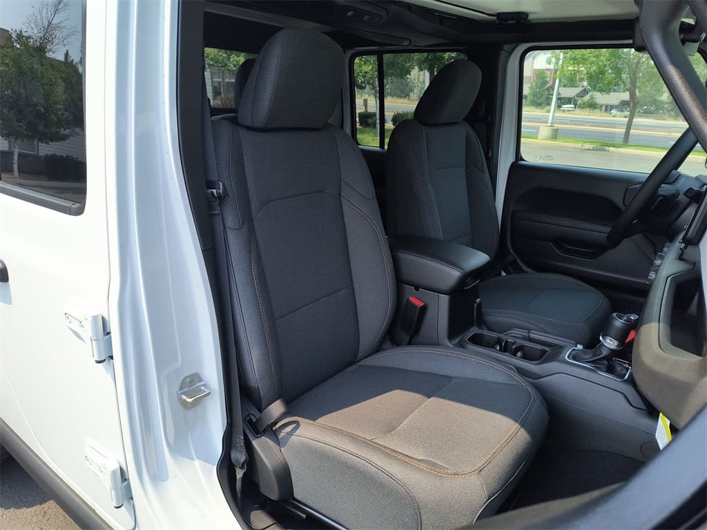 Thumbnail: 2025 Jeep Gladiator - 9