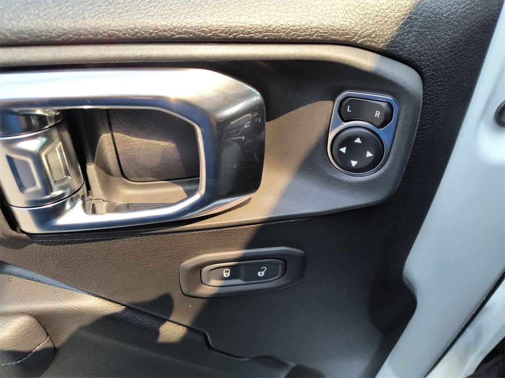 Thumbnail: 2025 Jeep Gladiator - 21