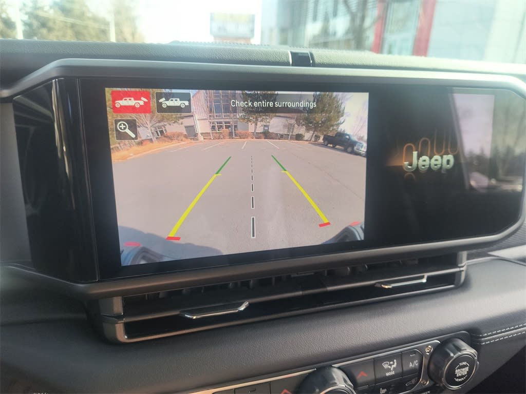 Thumbnail: 2025 Jeep Gladiator - 22