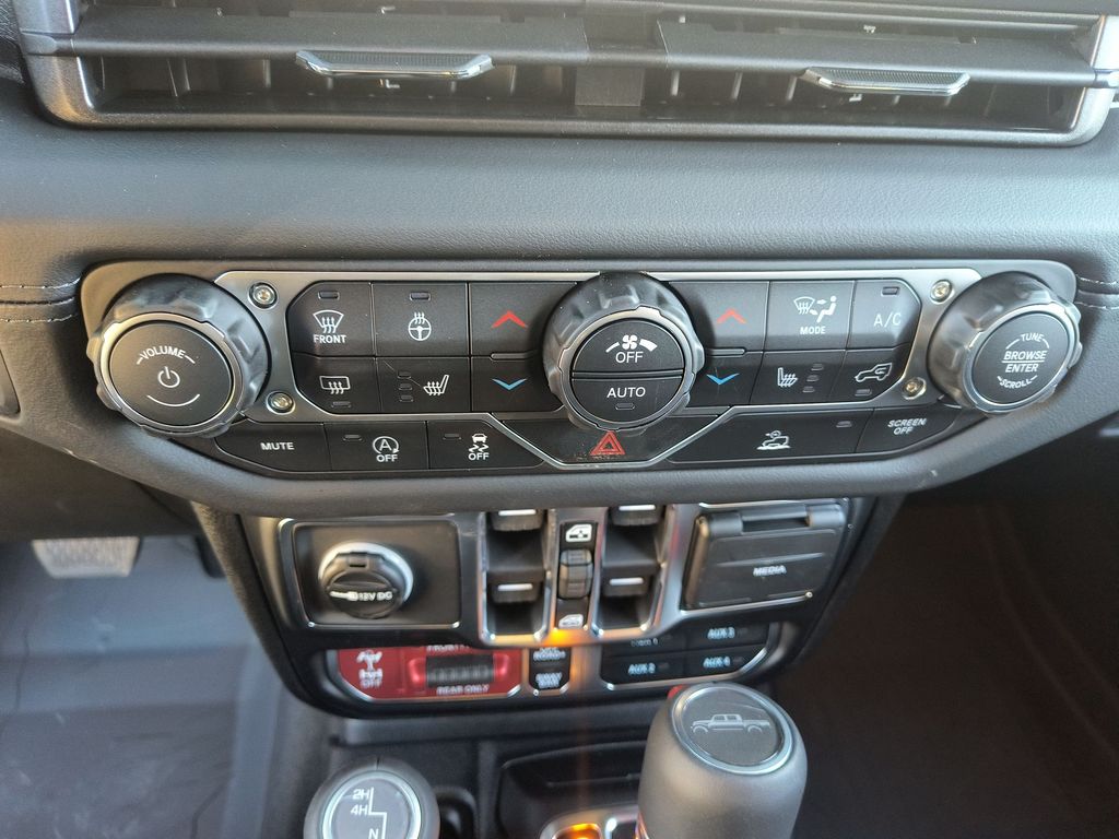 Thumbnail: 2026 Jeep Gladiator - 23