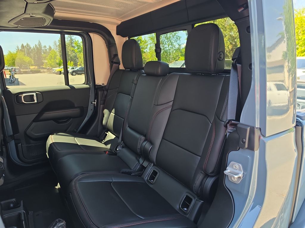 Thumbnail: 2026 Jeep Gladiator - 11