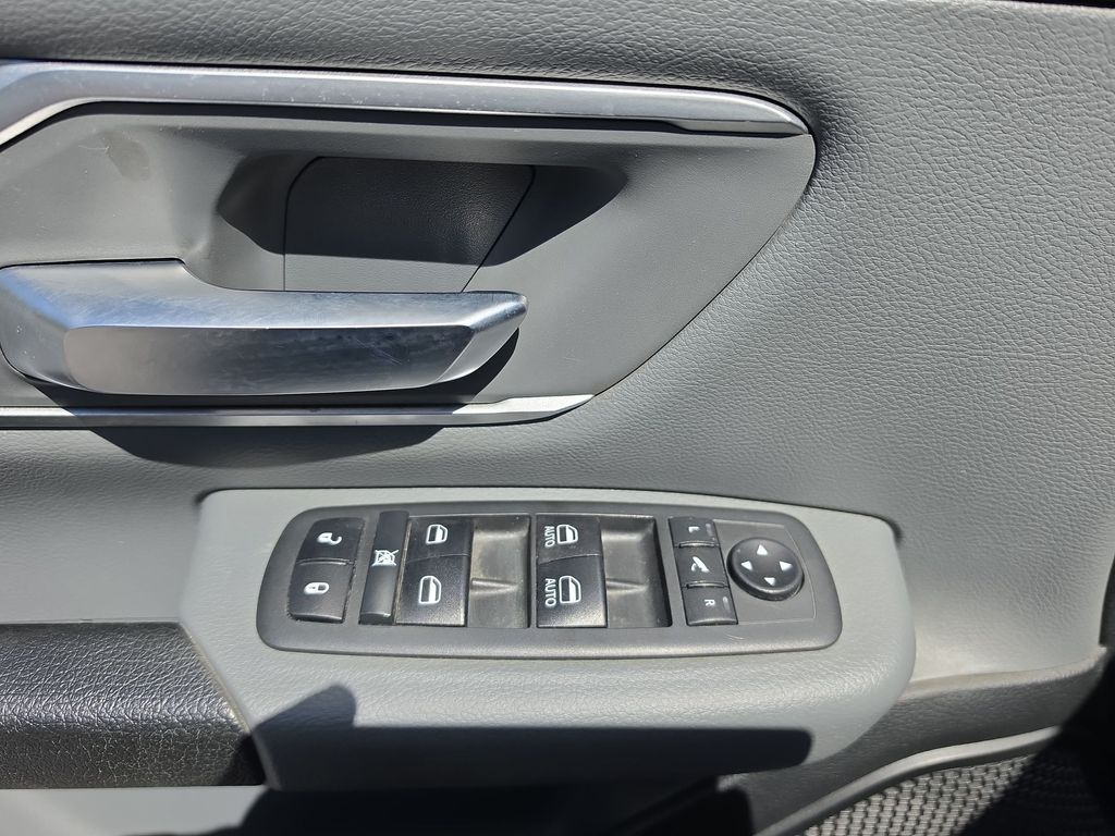 Thumbnail: 2019 RAM 1500 - 19