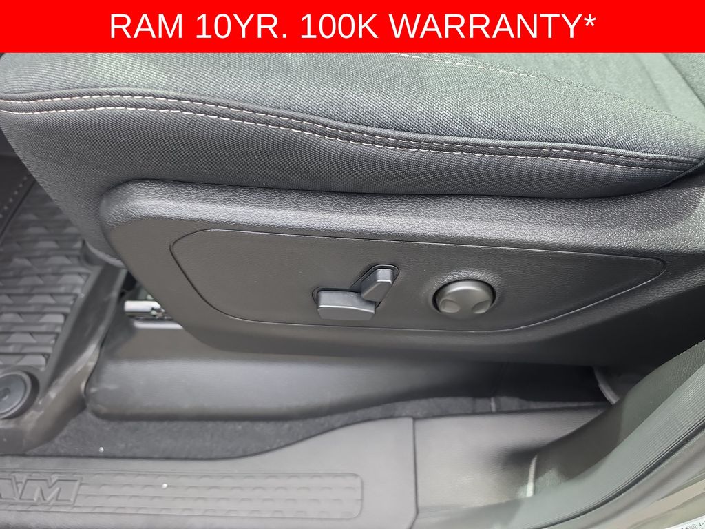 Thumbnail: 2026 RAM 1500 - 19