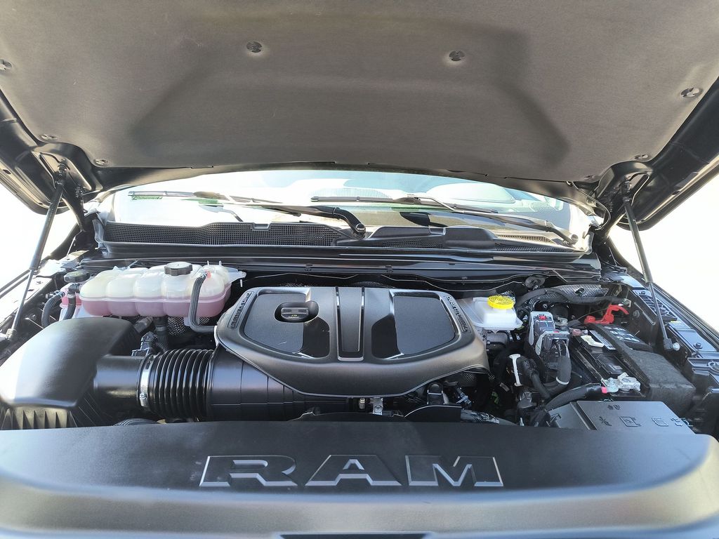 Thumbnail: 2025 RAM 1500 - 8