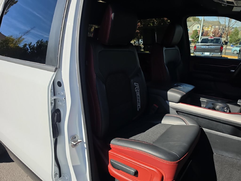 Thumbnail: 2025 RAM 1500 - 9
