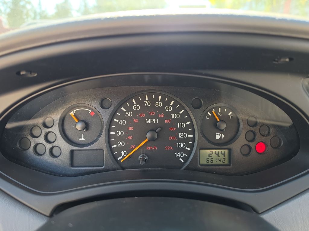 Thumbnail: 2003 Ford Focus - 12