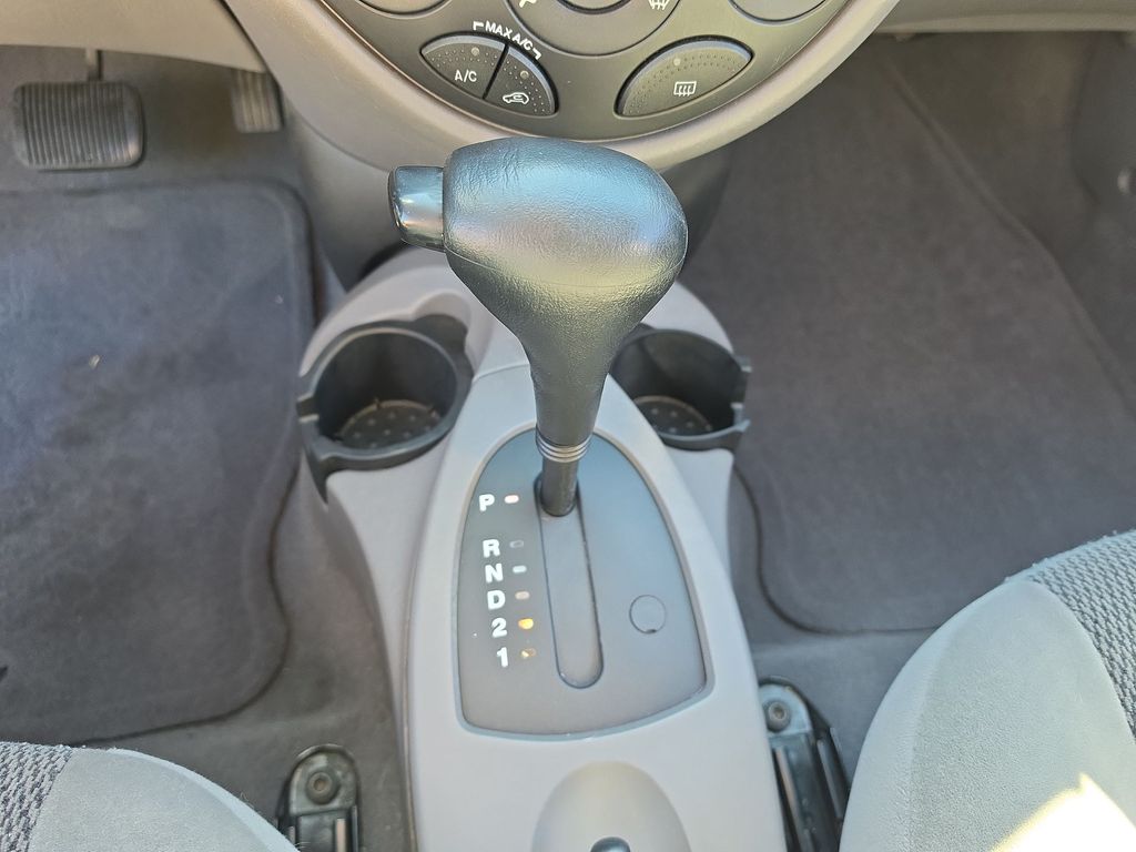 Thumbnail: 2003 Ford Focus - 11