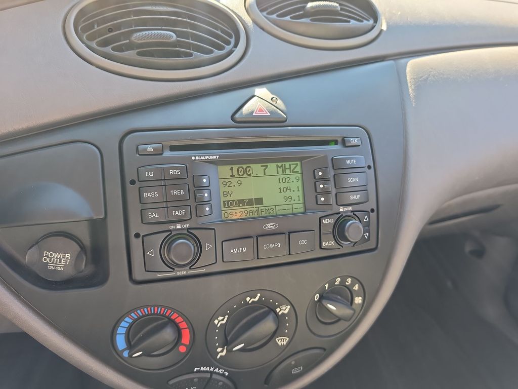 Thumbnail: 2003 Ford Focus - 10
