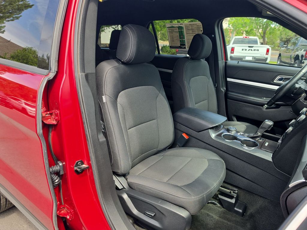 Thumbnail: 2017 Ford Explorer - 10