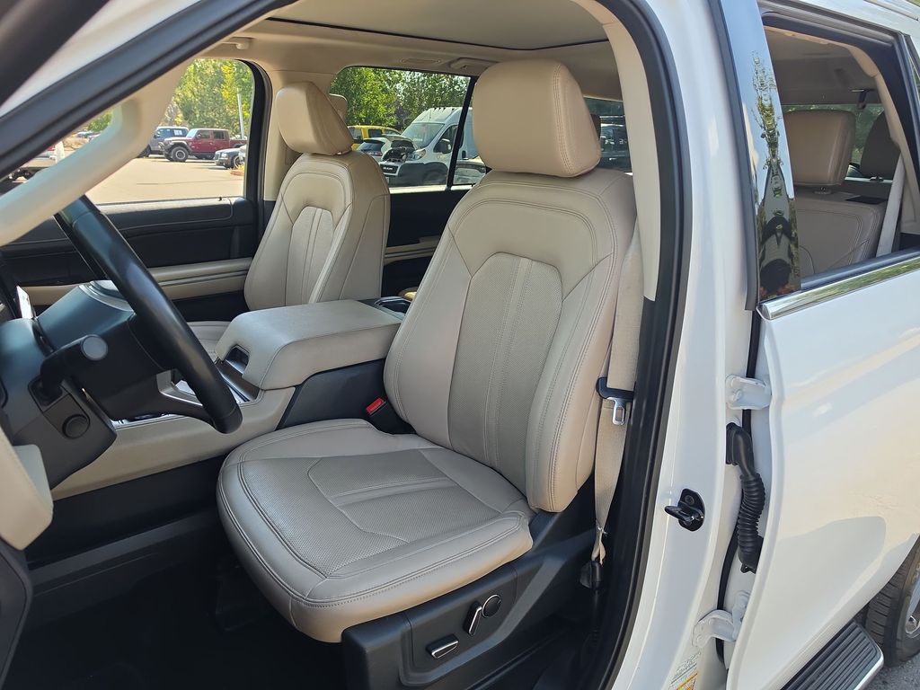 Thumbnail: 2023 Ford Expedition - 9