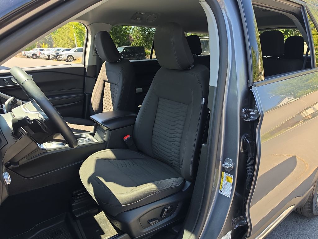 Thumbnail: 2021 Ford Explorer - 7