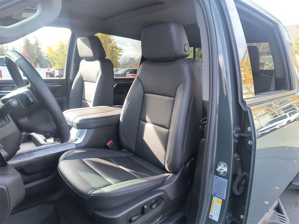 Thumbnail: 2025 Chevrolet Silverado 3500 - 9