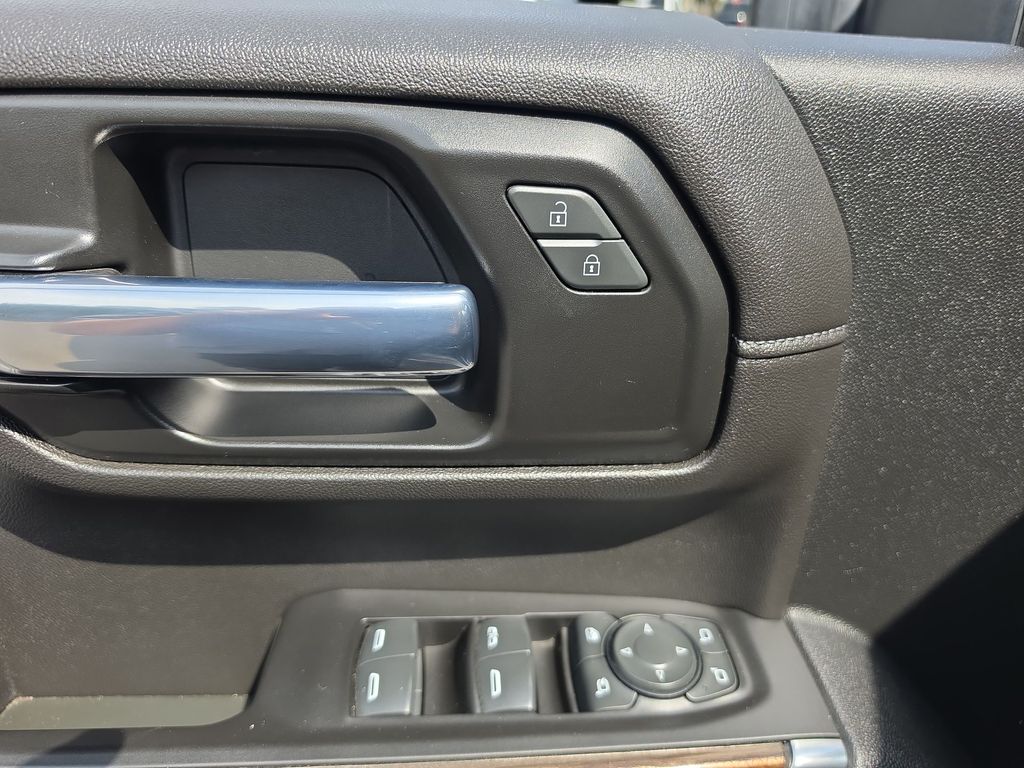 Thumbnail: 2020 Chevrolet Silverado 3500 - 20