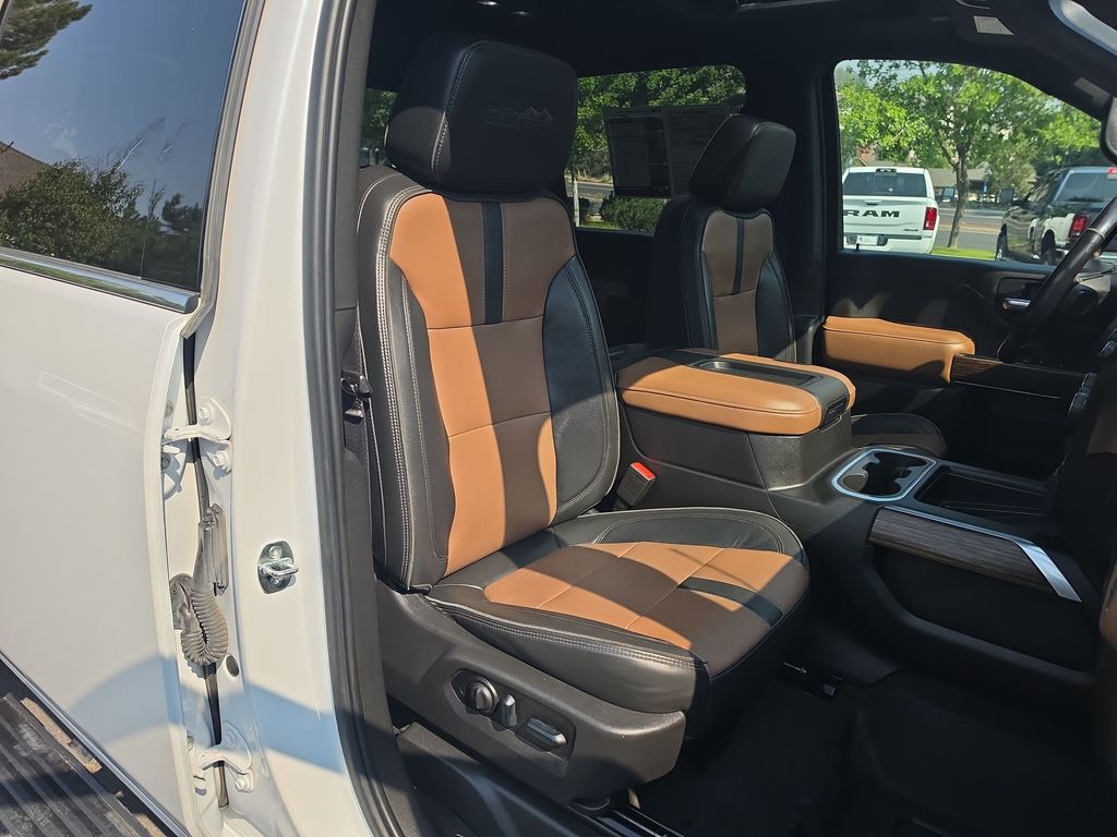 Thumbnail: 2022 Chevrolet Silverado 3500 - 9