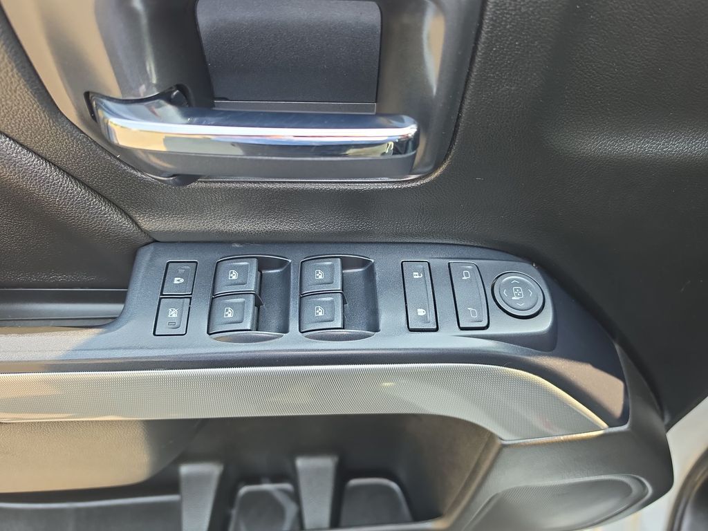 Thumbnail: 2018 Chevrolet Silverado 1500 - 21
