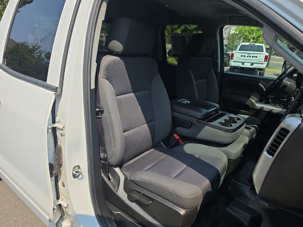 Thumbnail: 2018 Chevrolet Silverado 1500 - 9