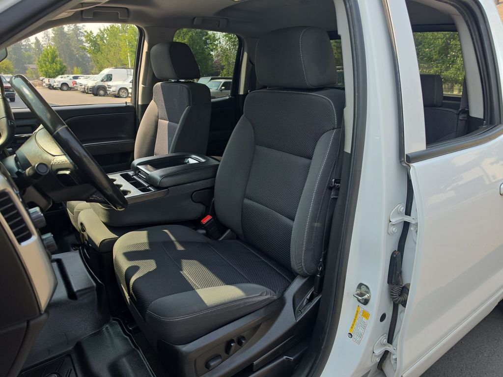 Thumbnail: 2018 Chevrolet Silverado 1500 - 8