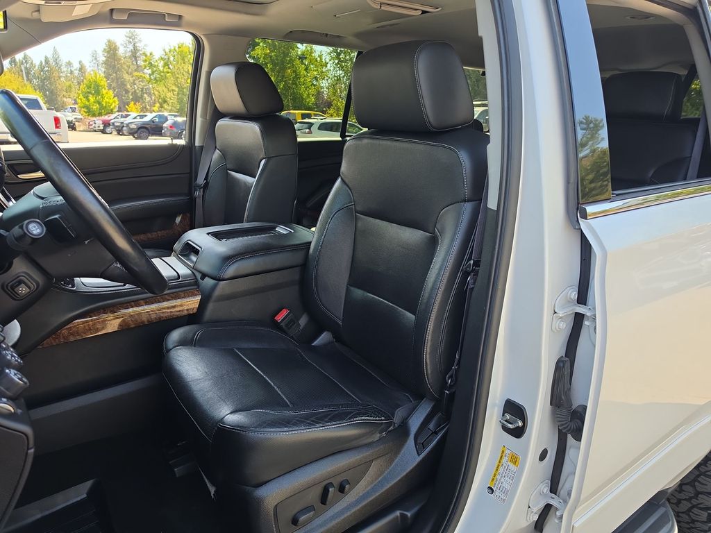 Thumbnail: 2016 Chevrolet Tahoe - 10