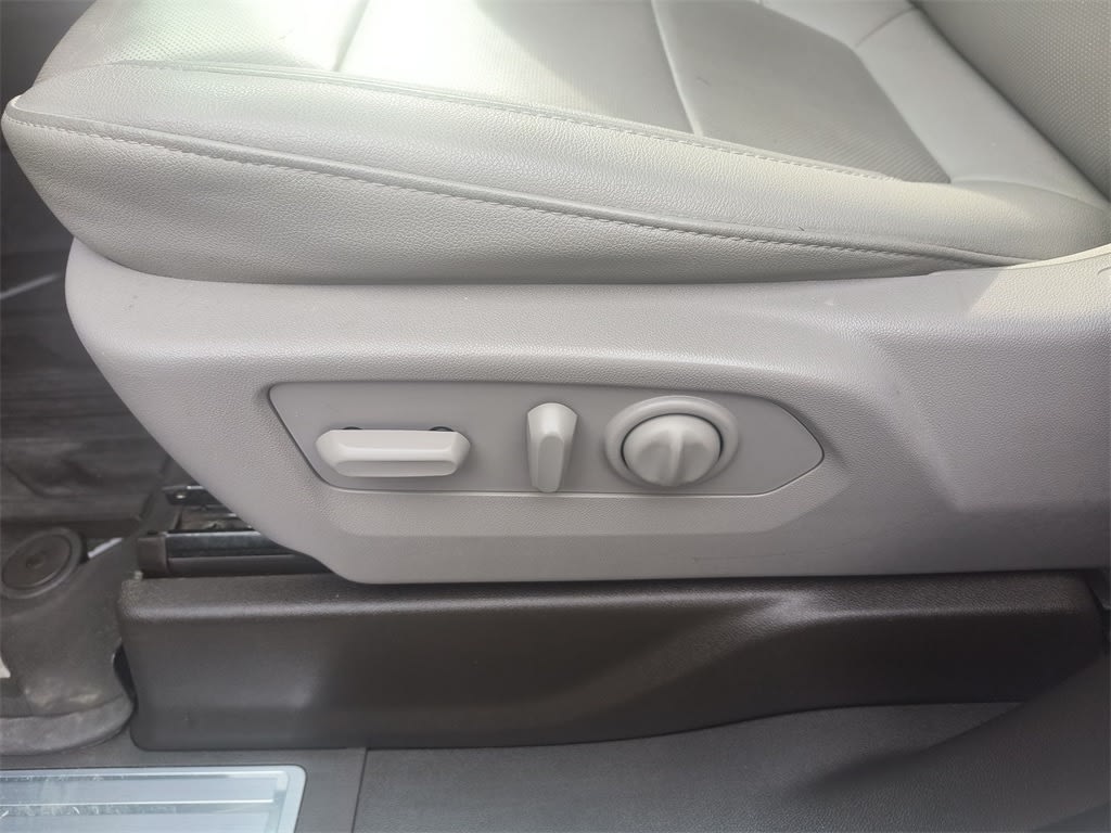 Thumbnail: 2022 GMC Sierra 3500 - 19