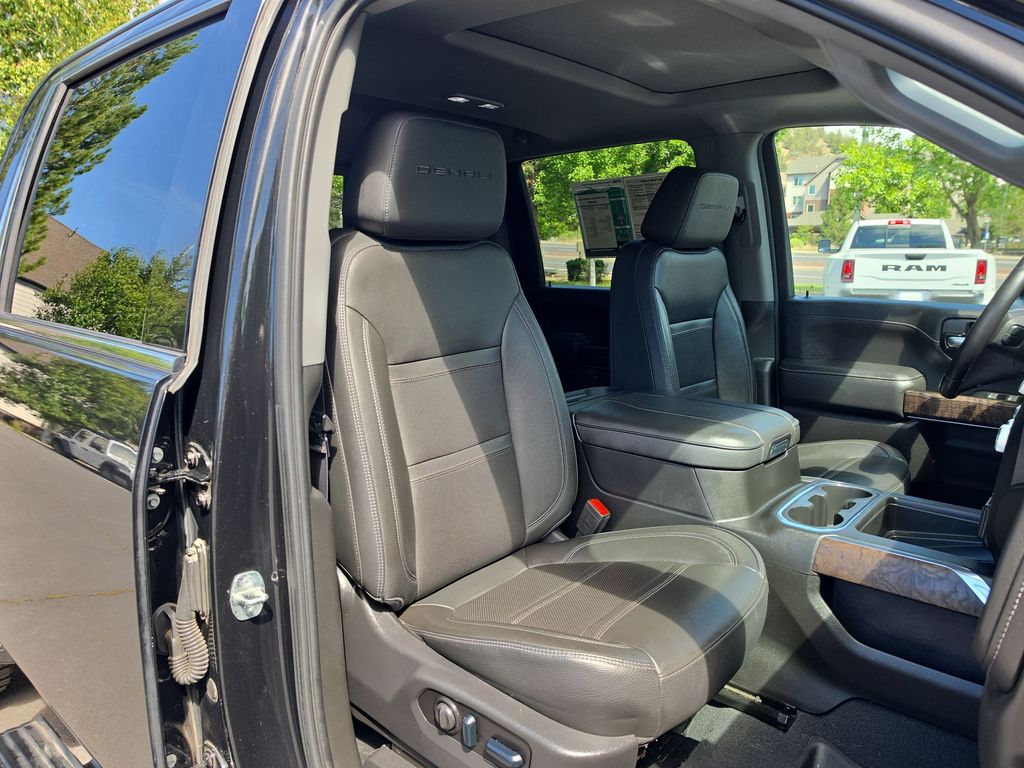 Thumbnail: 2023 GMC Sierra 3500 - 9