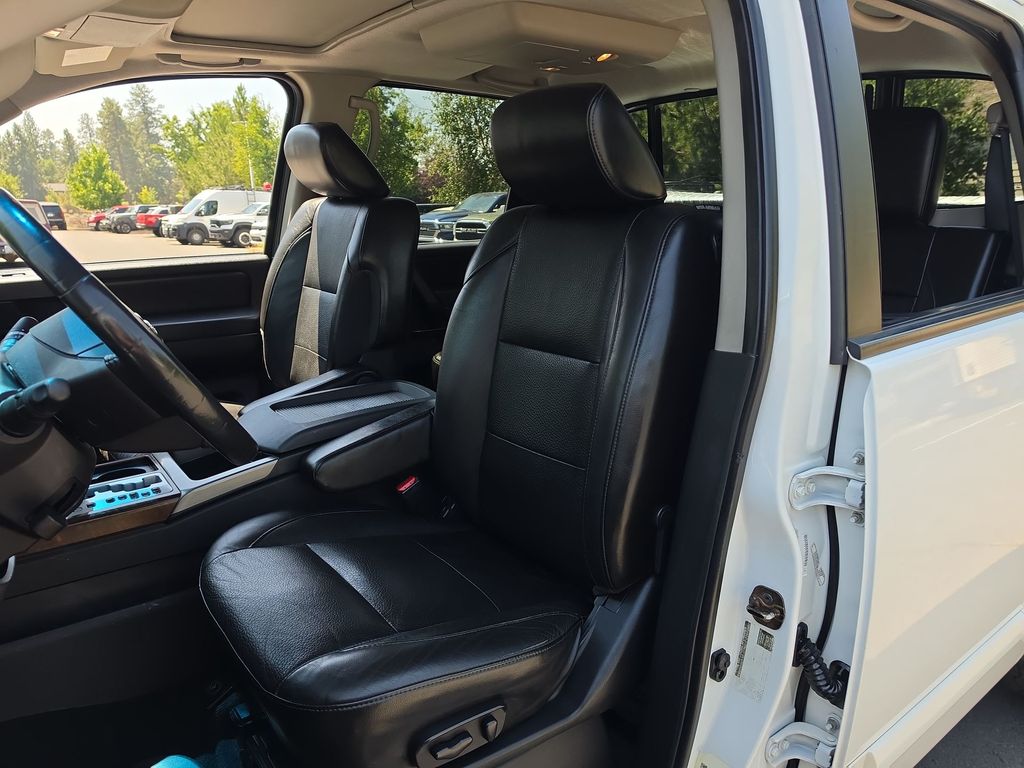 Thumbnail: 2012 Nissan Titan - 8