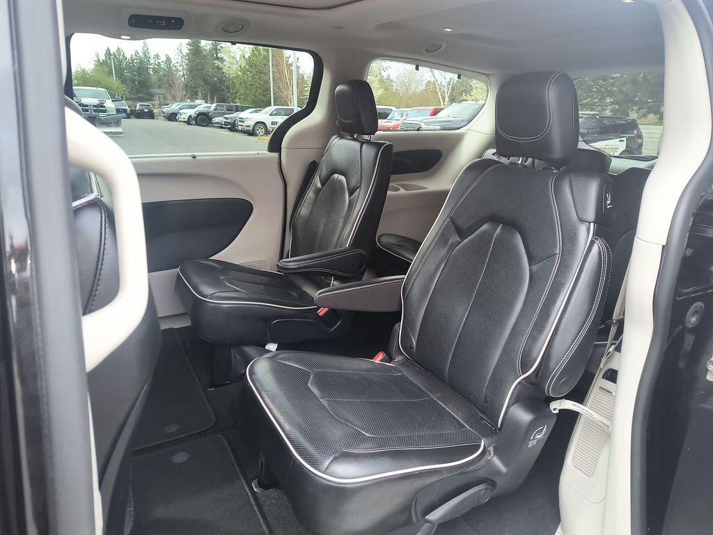 Thumbnail: 2022 Chrysler Pacifica - 11
