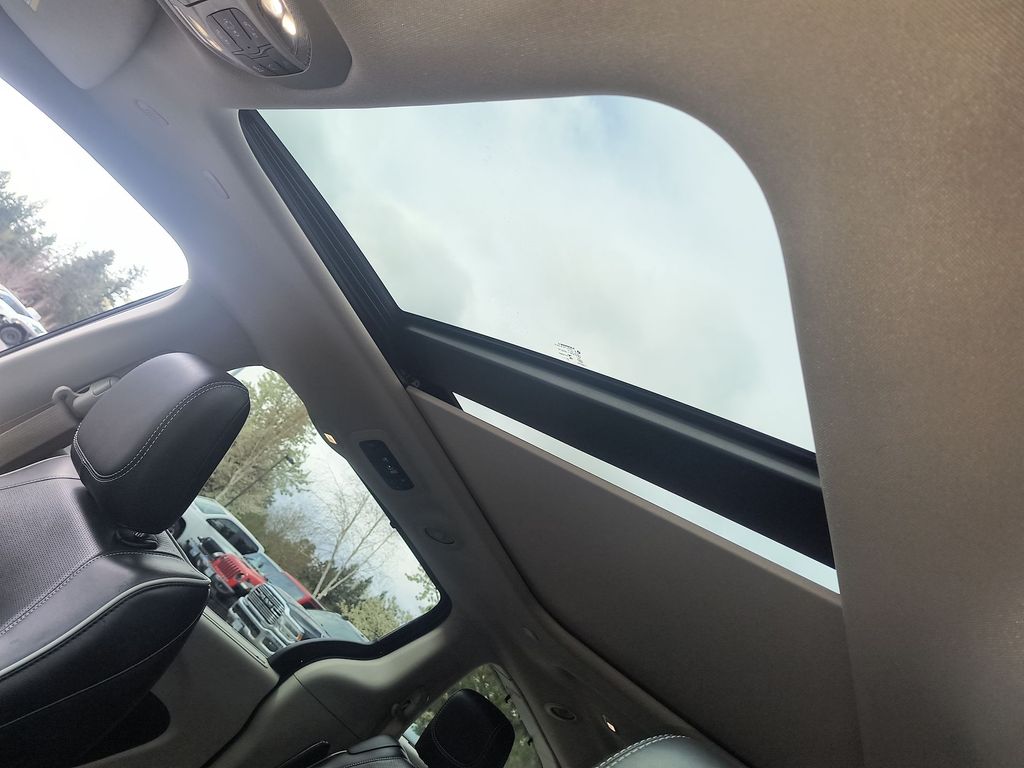 Thumbnail: 2022 Chrysler Pacifica - 26