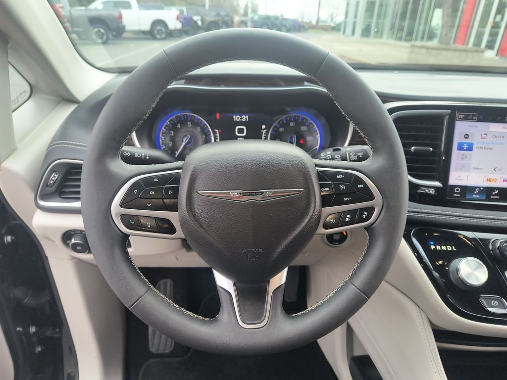 Thumbnail: 2022 Chrysler Pacifica - 2