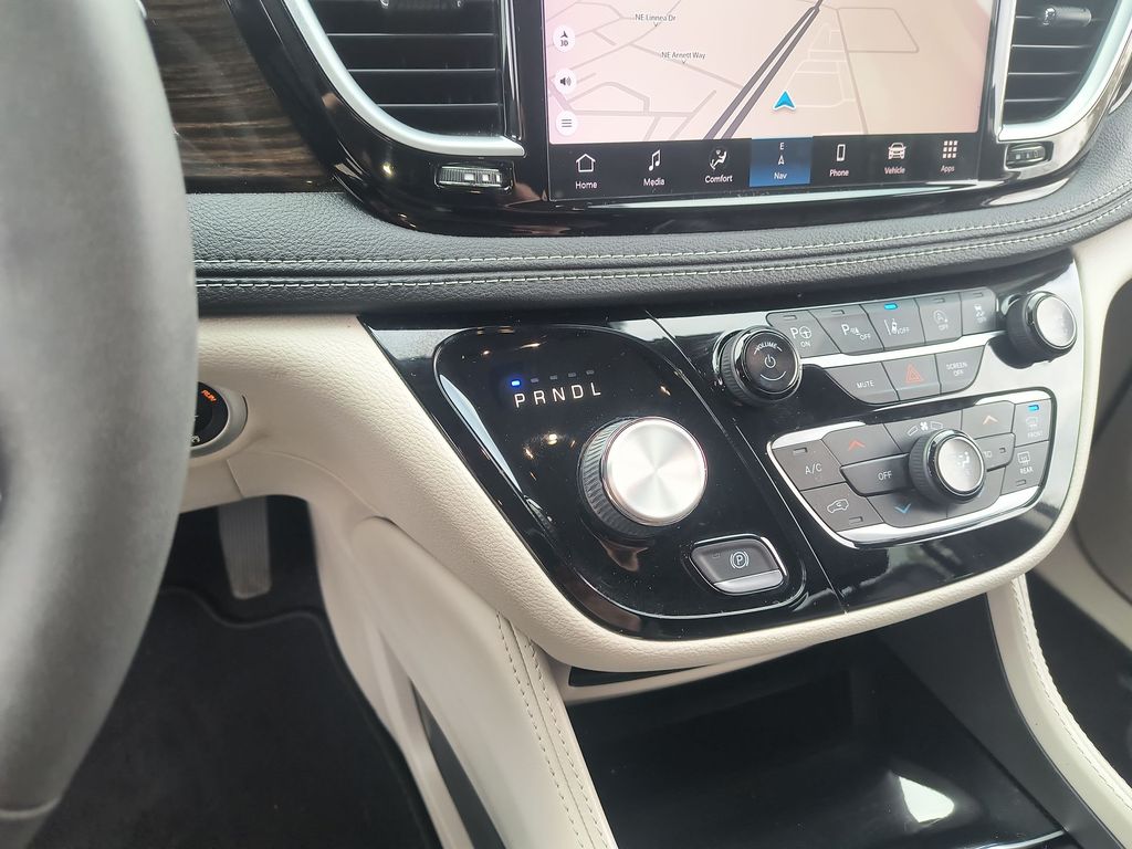 Thumbnail: 2022 Chrysler Pacifica - 25
