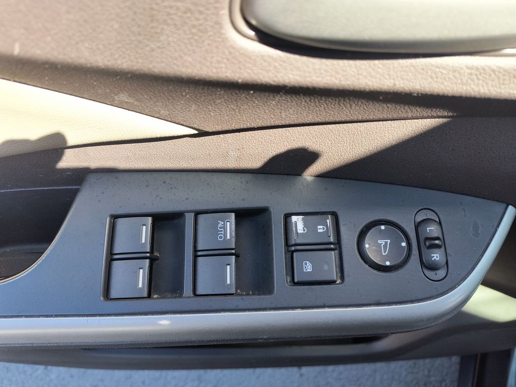 Thumbnail: 2014 Honda CR-V - 21