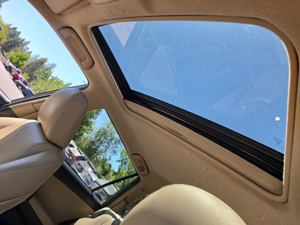 Thumbnail: 2012 Toyota RAV4 - 14