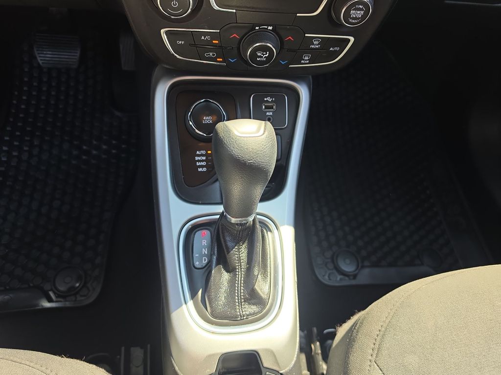 Thumbnail: 2019 Jeep Compass - 11