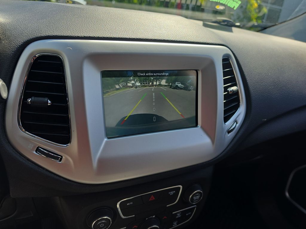 Thumbnail: 2019 Jeep Compass - 22