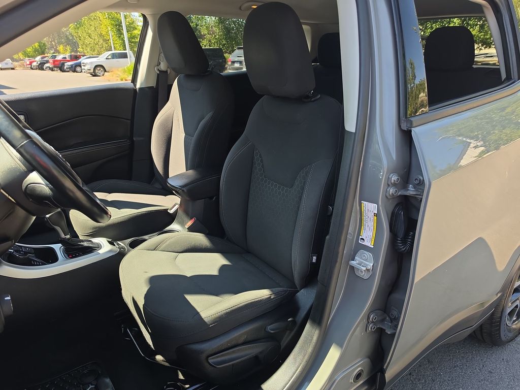 Thumbnail: 2019 Jeep Compass - 7