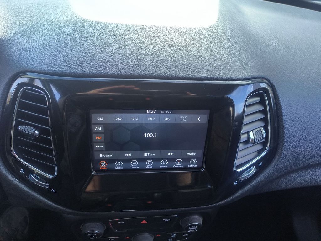 Thumbnail: 2021 Jeep Compass - 10