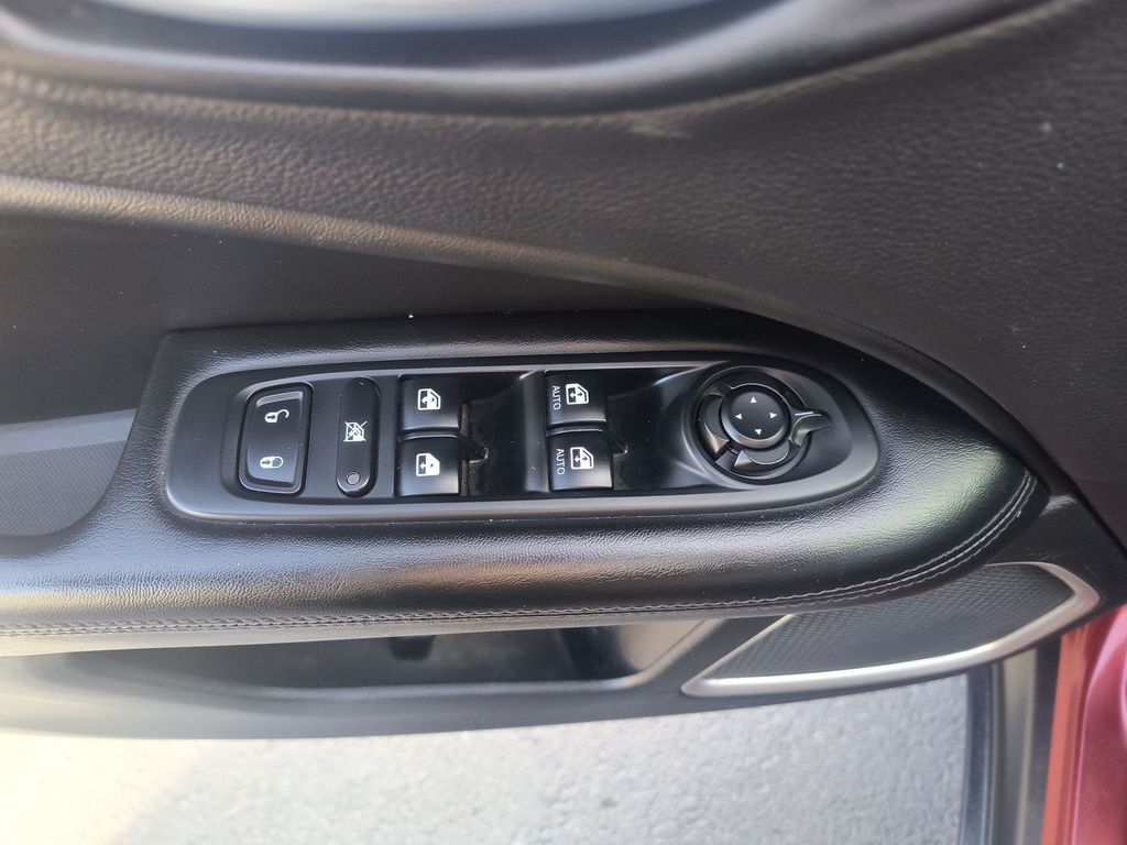 Thumbnail: 2021 Jeep Compass - 21