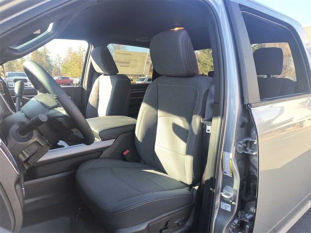 2024 RAM 3500 Big Horn 9
