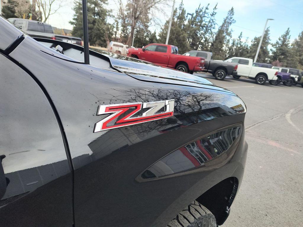 Thumbnail: 2021 Chevrolet Silverado 1500 - 25