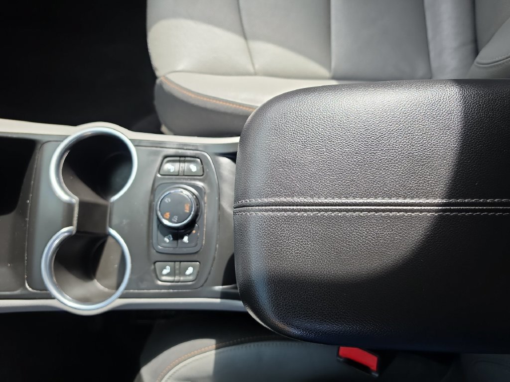 Thumbnail: 2020 GMC Terrain - 24