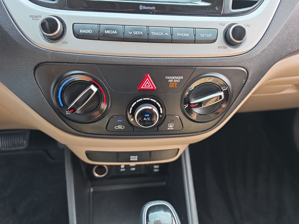 Thumbnail: 2022 Hyundai Accent - 23