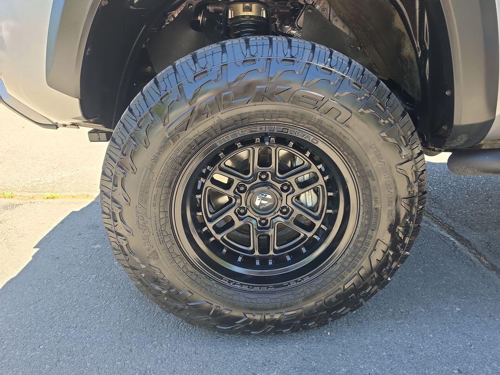 Thumbnail: 2021 Toyota Tacoma - 6