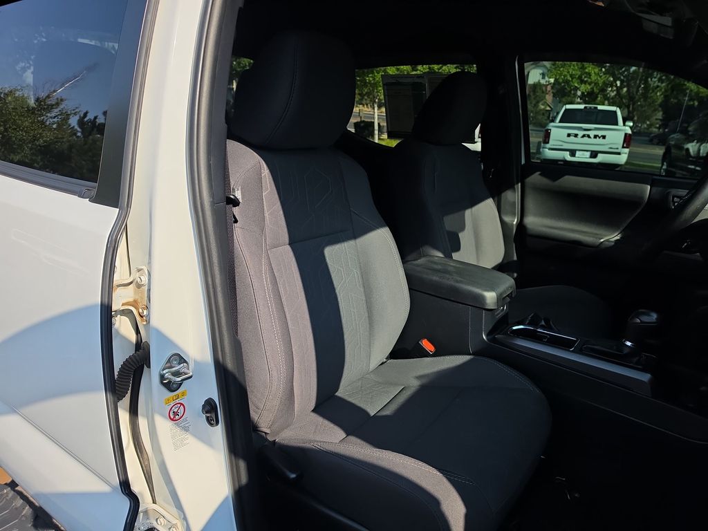 Thumbnail: 2019 Toyota Tacoma - 9