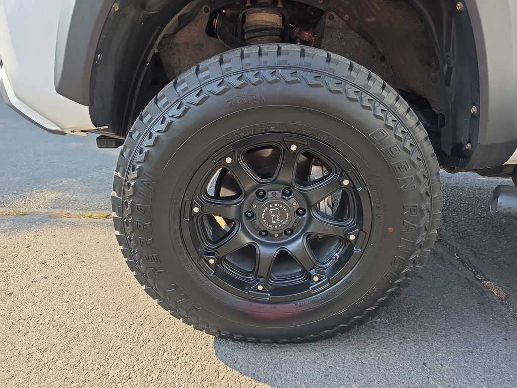 Thumbnail: 2019 Toyota Tacoma - 6