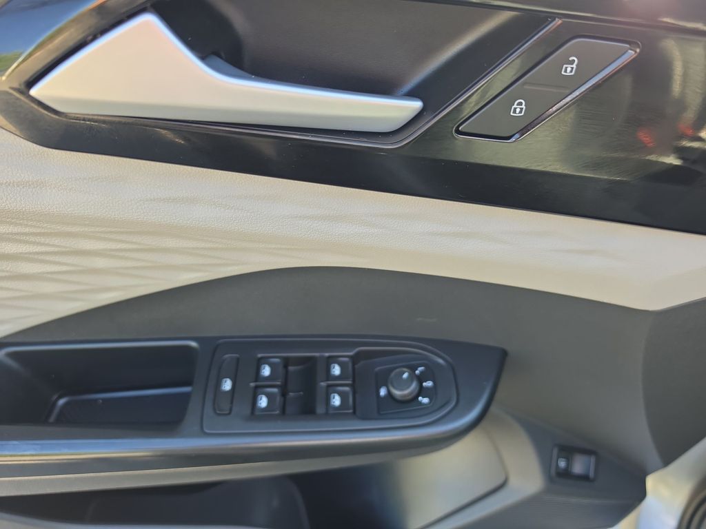 Thumbnail: 2022 Volkswagen Taos - 20
