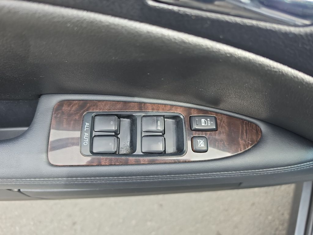 Thumbnail: 2011 Toyota Avalon - 21